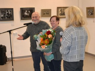 Spalvų ir formų simfonija: Olgos ir Valdis Paulini keramikos darbai bibliotekoje