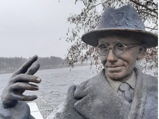 Suremontuota Moisiejaus-Maušos Botviniko skulptūra