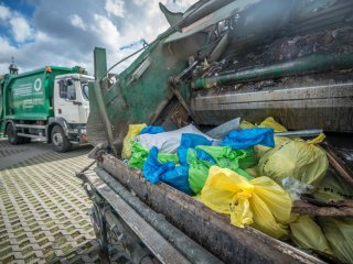 Keičiasi buitinių atliekų konteinerių aptarnavimo laikas