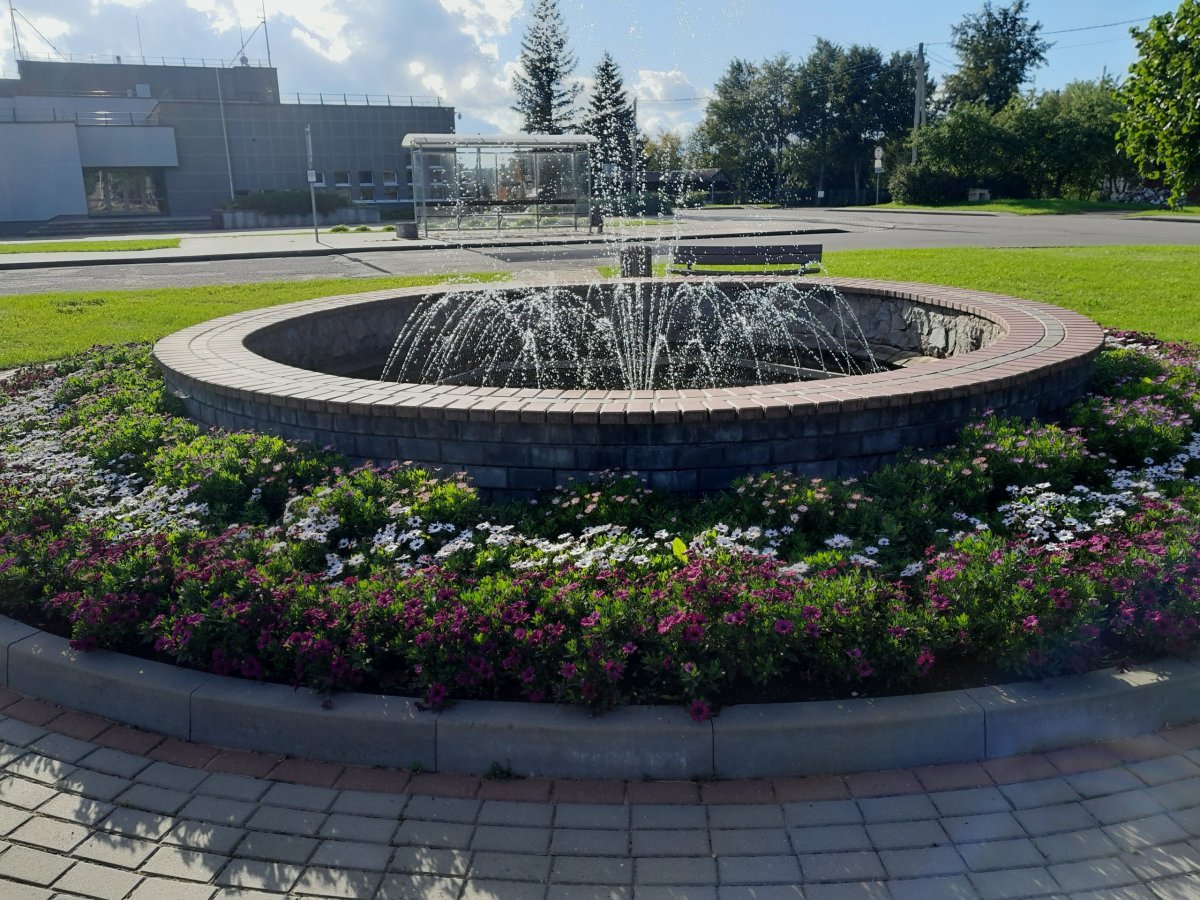 Miestelio centre įsikurdintas jaukus fontanas