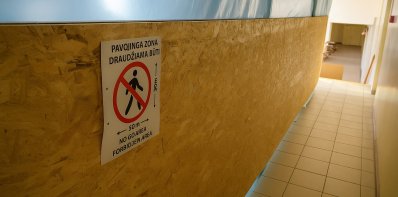 Savivaldybė sureagavo į tėvų susirūpinimą dėl remonto darbų progimnazijoje – sustiprintos saugumo...