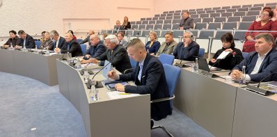 Zarasų rajono savivaldybės tarybos posėdyje – politiniai persigrupavimai ir svarbūs sprendimai