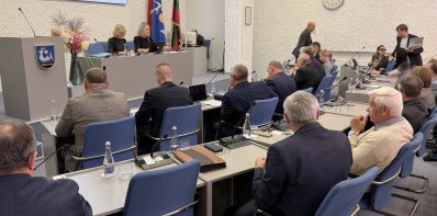 45-asis Tarybos posėdis prasidėjo viešais pareiškimais, vėliau priimti sprendimai dėl paramos,...